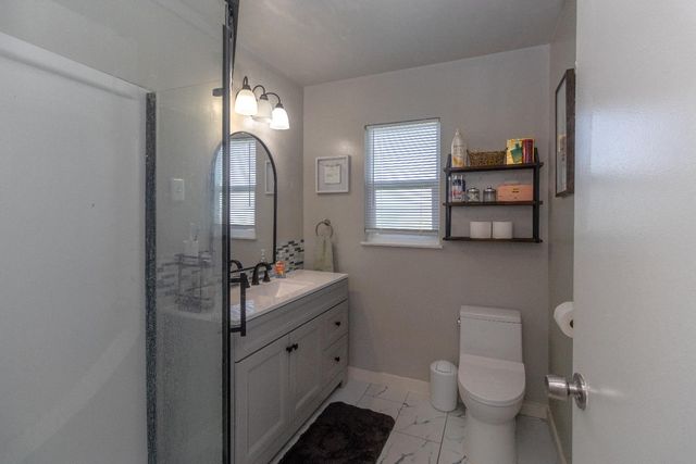 4281 N 5th Street, Fresno, CA 93726