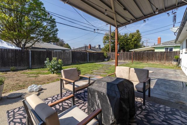 4281 N 5th Street, Fresno, CA 93726