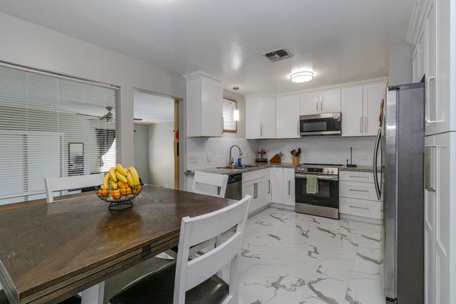 4281 N 5th Street, Fresno, CA 93726