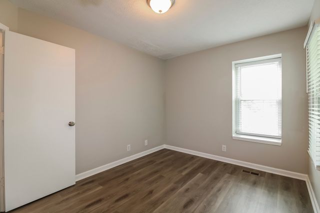 5944 Colchester Dr, Hermitage, TN 37076