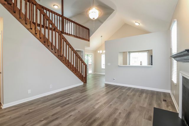 5944 Colchester Dr, Hermitage, TN 37076