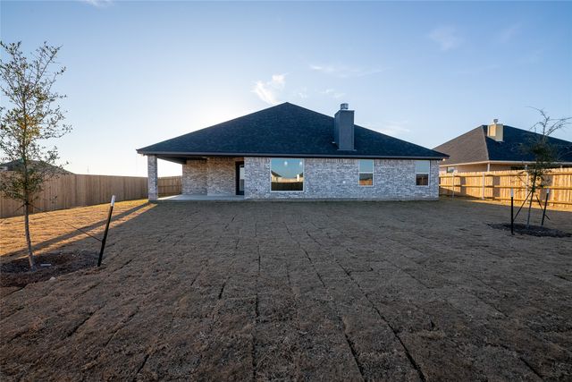 1404 Red Rock Road, Hewitt, TX 76643