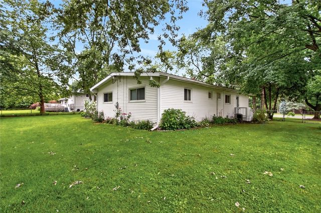 624 Pinnacle Road, Henrietta, NY 14534