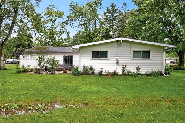 624 Pinnacle Road, Henrietta, NY 14534