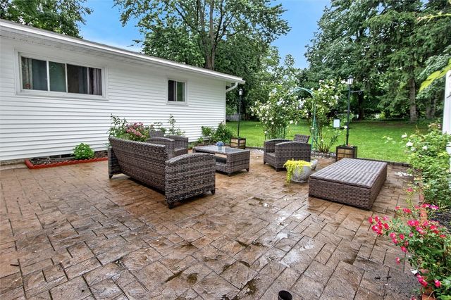 624 Pinnacle Road, Henrietta, NY 14534