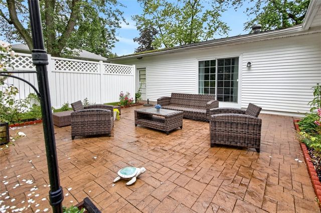 624 Pinnacle Road, Henrietta, NY 14534