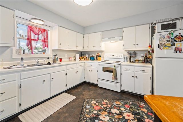 1406 2ND AVENUE, Fairbanks, AK 99701