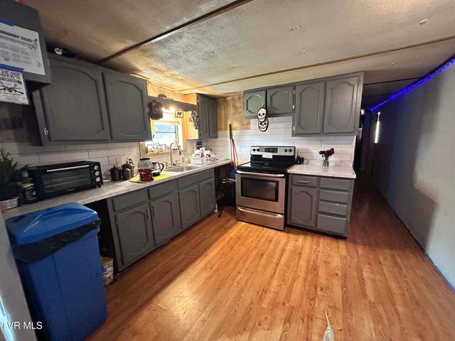 1460 Gum Branch Road, Oakwood, VA 24631