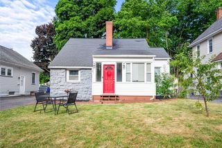 110 Castleford Road, Greece, NY 14616
