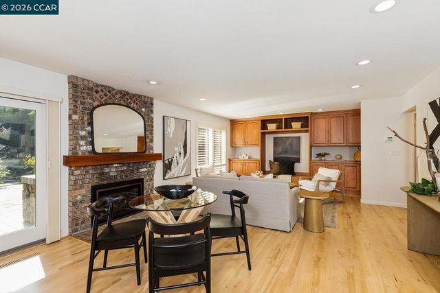 1555 Pebblebrook Ct, Walnut Creek, CA 94596