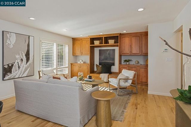 1555 Pebblebrook Ct, Walnut Creek, CA 94596