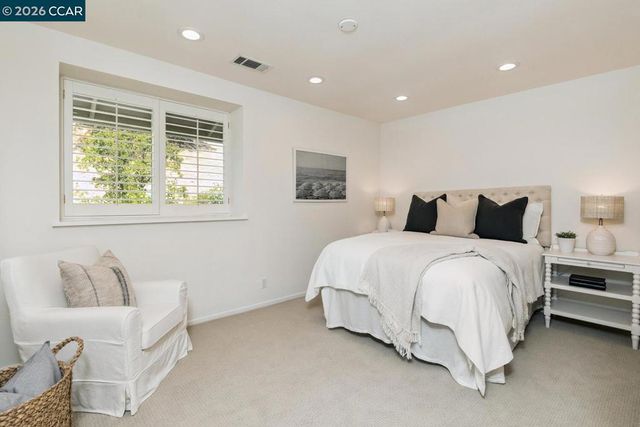 1555 Pebblebrook Ct, Walnut Creek, CA 94596