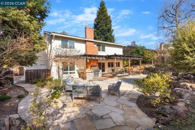 1555 Pebblebrook Ct, Walnut Creek, CA 94596