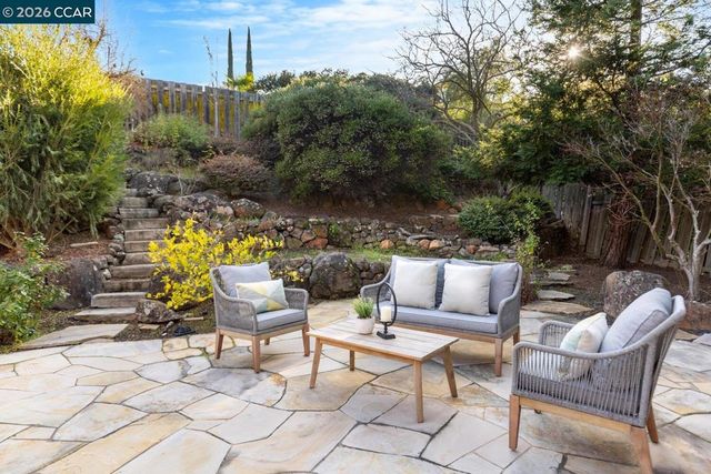 1555 Pebblebrook Ct, Walnut Creek, CA 94596