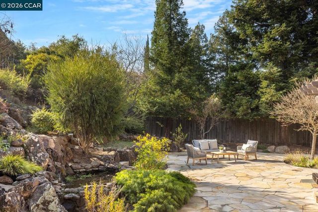 1555 Pebblebrook Ct, Walnut Creek, CA 94596