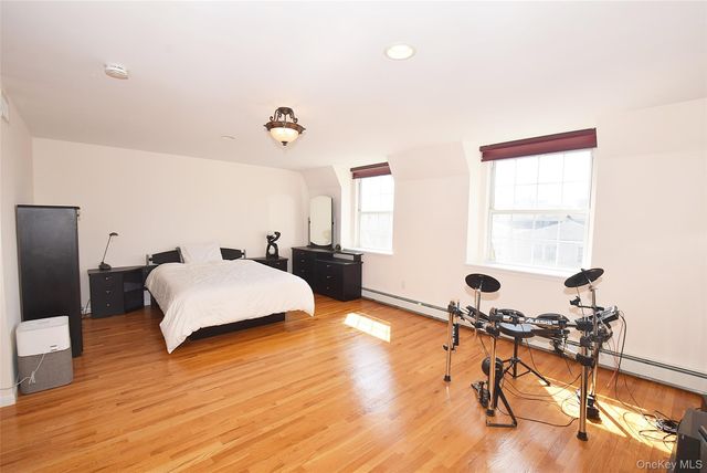 207-22 Jordan Drive 93 U, Bayside, NY 11360