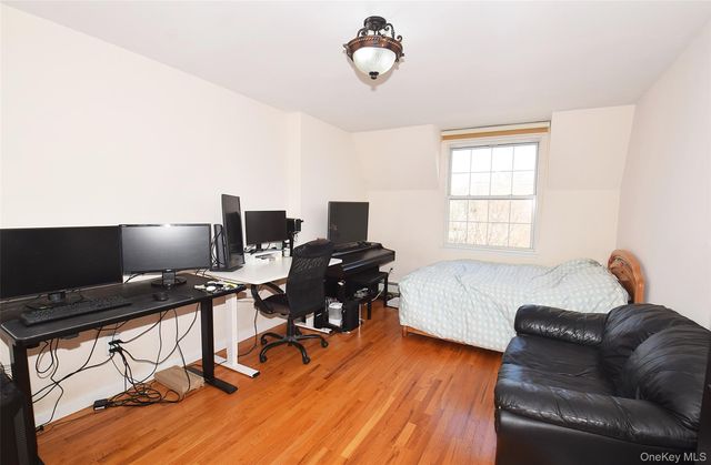207-22 Jordan Drive 93 U, Bayside, NY 11360