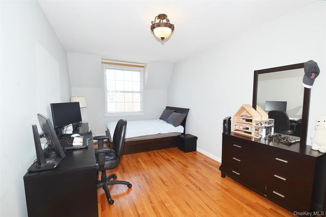207-22 Jordan Drive 93 U, Bayside, NY 11360