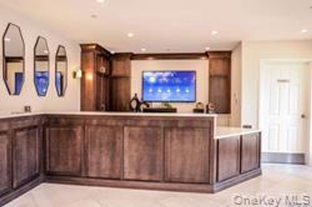 207-22 Jordan Drive 93 U, Bayside, NY 11360