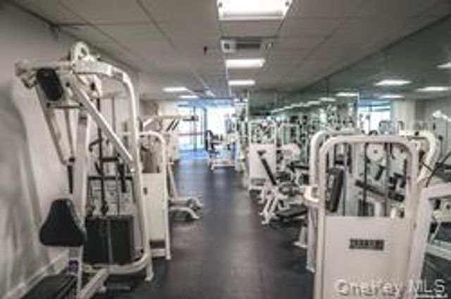 207-22 Jordan Drive 93 U, Bayside, NY 11360