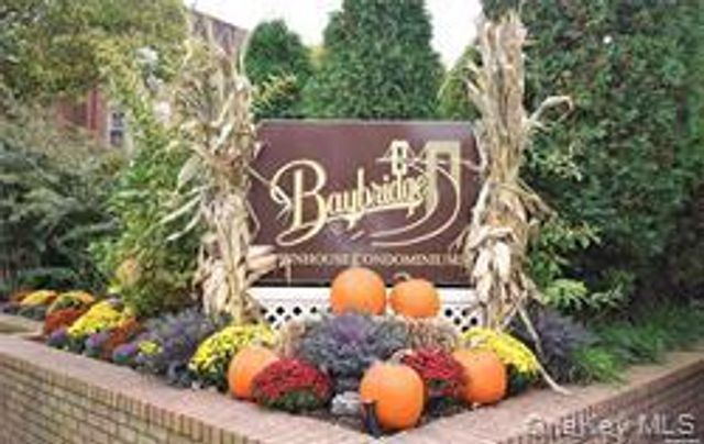 207-22 Jordan Drive 93 U, Bayside, NY 11360