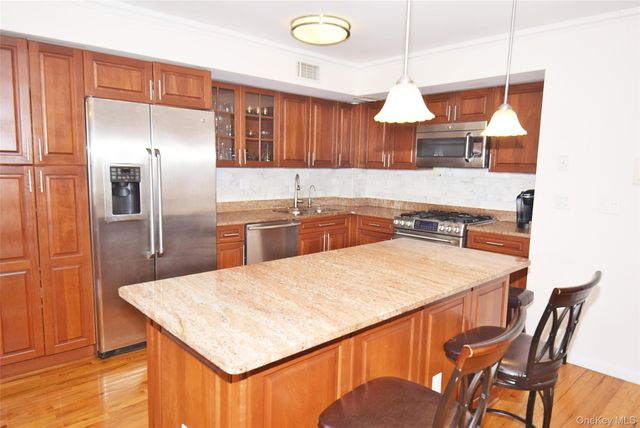 207-22 Jordan Drive 93 U, Bayside, NY 11360