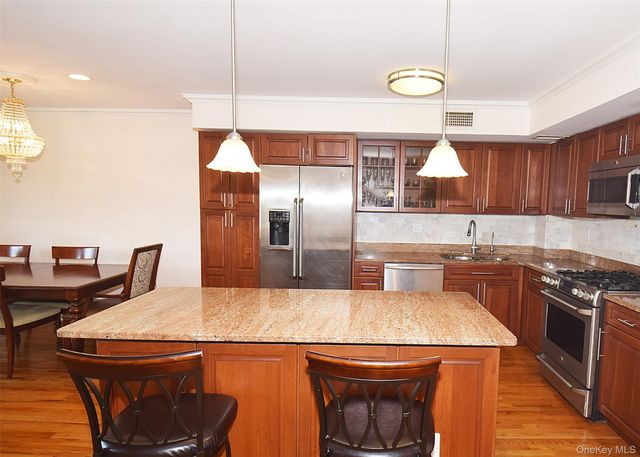 207-22 Jordan Drive 93 U, Bayside, NY 11360
