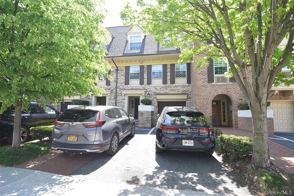 207-22 Jordan Drive 93 U, Bayside, NY 11360