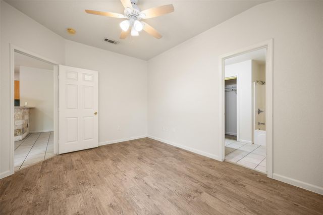 21513 Pershing Ave A, Lago Vista, TX 78645