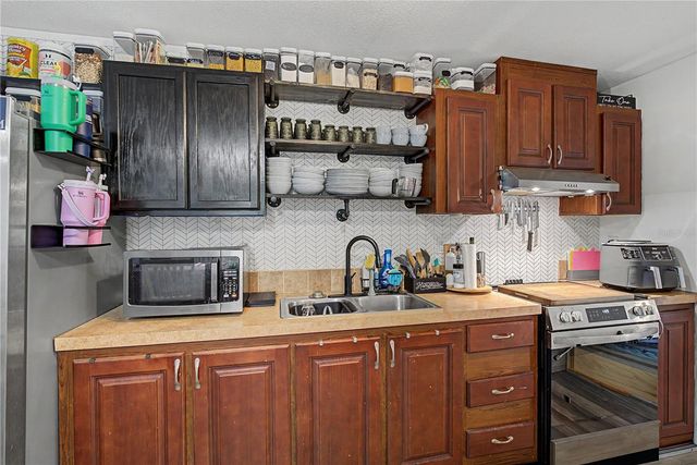 935 S CRYSTAL GROVE POINT, Homosassa, FL 34448