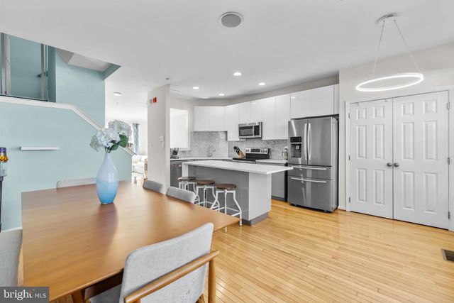 381 LIVERMORE LN, Alexandria, VA 22304