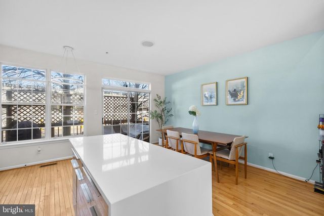 381 LIVERMORE LN, Alexandria, VA 22304