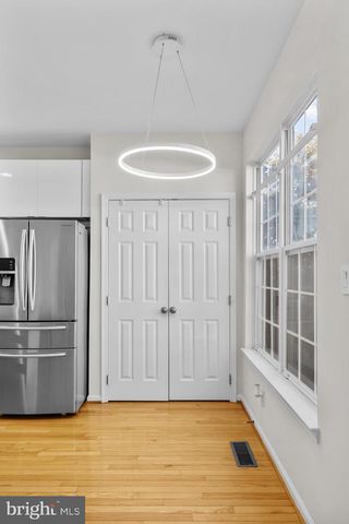 381 LIVERMORE LN, Alexandria, VA 22304