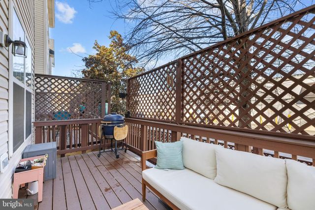 381 LIVERMORE LN, Alexandria, VA 22304