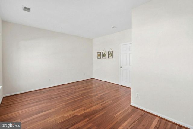 381 LIVERMORE LN, Alexandria, VA 22304