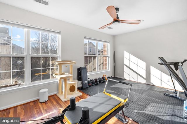 381 LIVERMORE LN, Alexandria, VA 22304