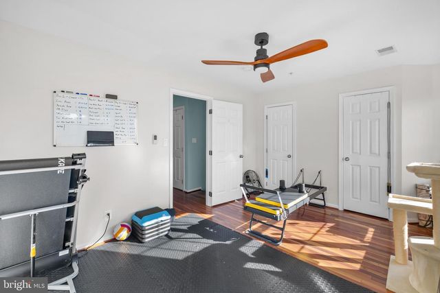 381 LIVERMORE LN, Alexandria, VA 22304