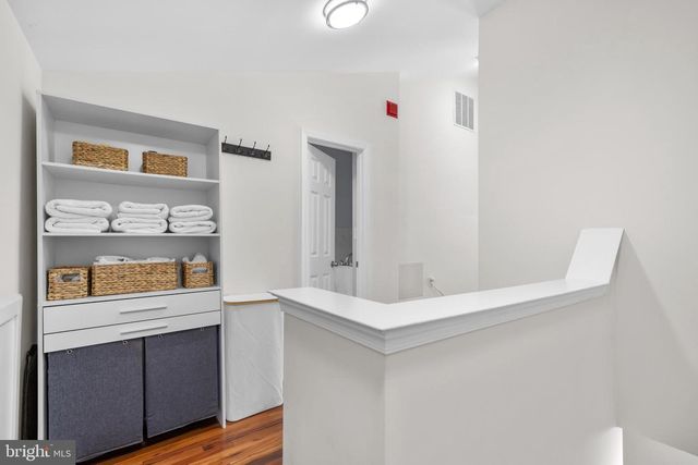 381 LIVERMORE LN, Alexandria, VA 22304