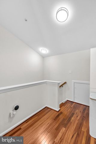 381 LIVERMORE LN, Alexandria, VA 22304