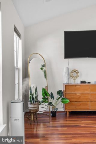 381 LIVERMORE LN, Alexandria, VA 22304