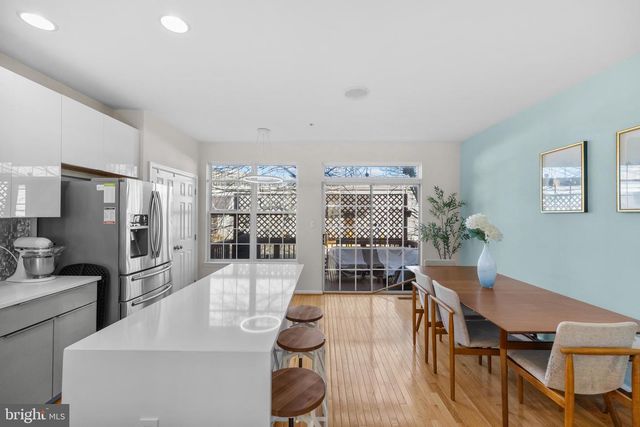 381 LIVERMORE LN, Alexandria, VA 22304