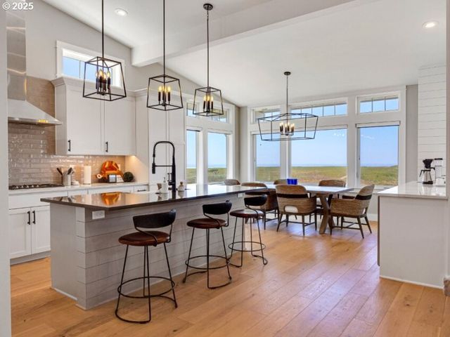 1398 N OCEAN Ave, Gearhart, OR 97138