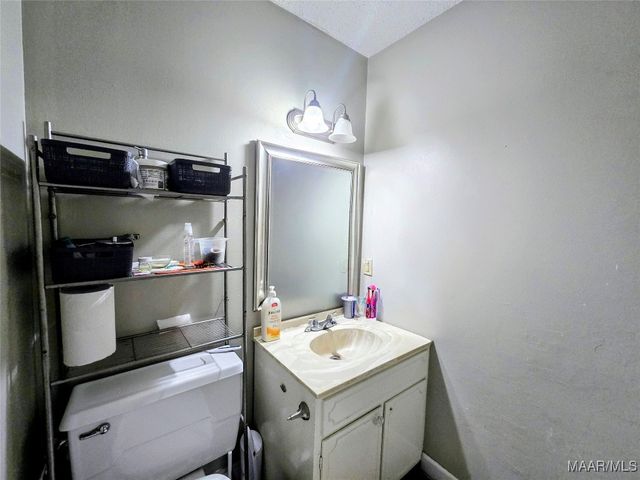 102 Pinehaardt Drive, Selma, AL 36701