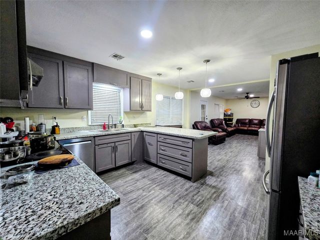 102 Pinehaardt Drive, Selma, AL 36701