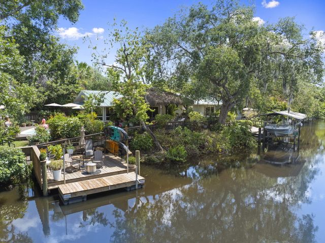 207 Cardinal Trail, Stuart, FL 34997