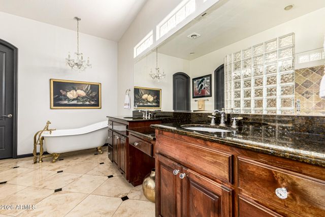 3418 E PYRENEES Pass, Phoenix, AZ 85018