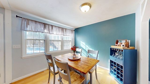 11 Maplewood Dr, Townsend, MA 01469