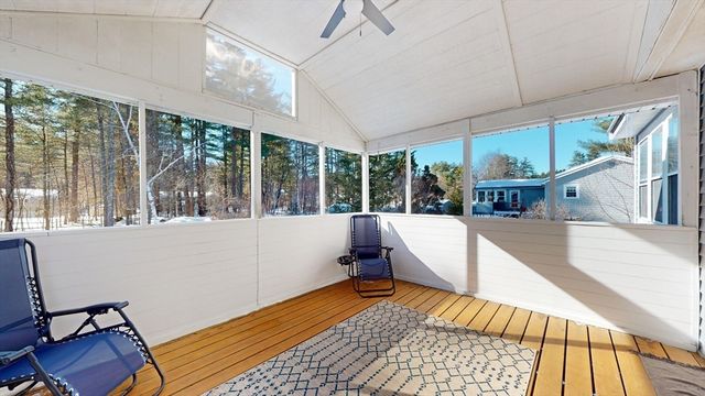 11 Maplewood Dr, Townsend, MA 01469