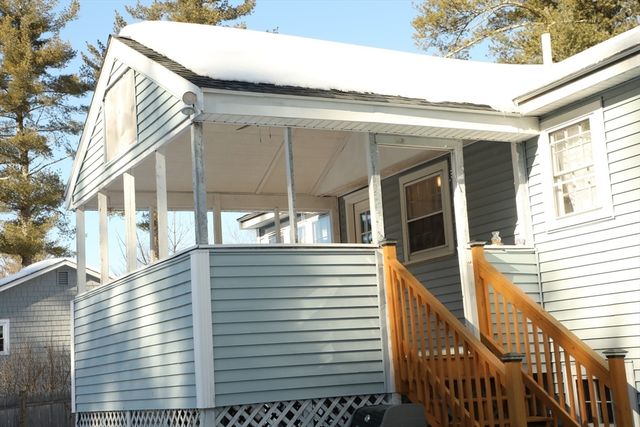 11 Maplewood Dr, Townsend, MA 01469