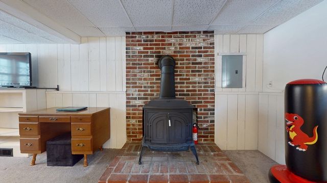 11 Maplewood Dr, Townsend, MA 01469